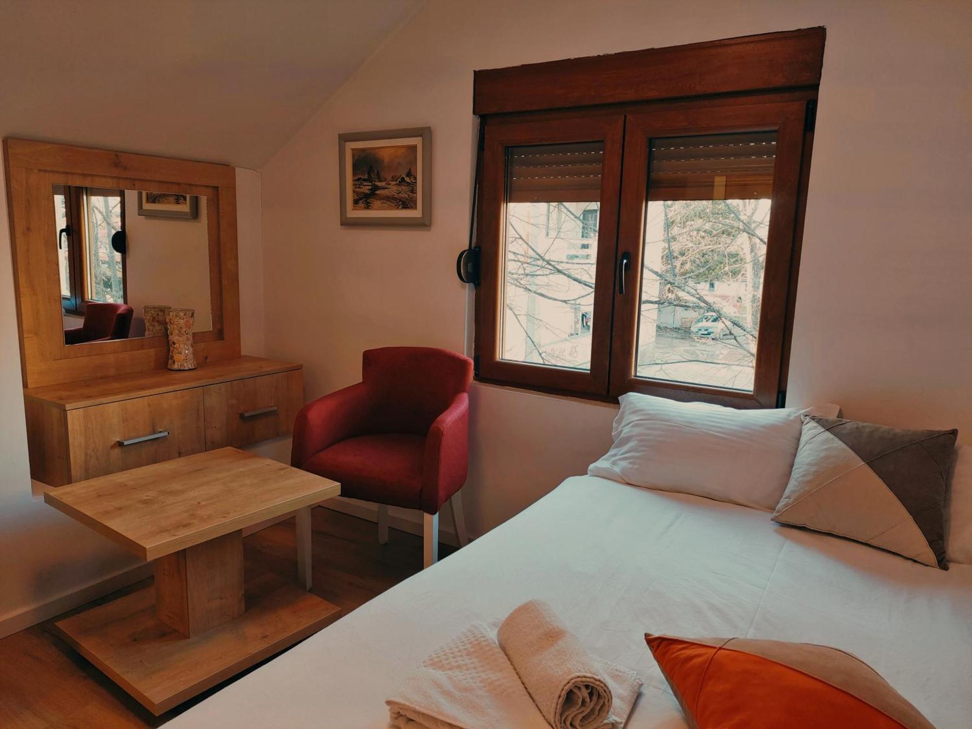 Buba Palace Nikšić Kültér fotó
