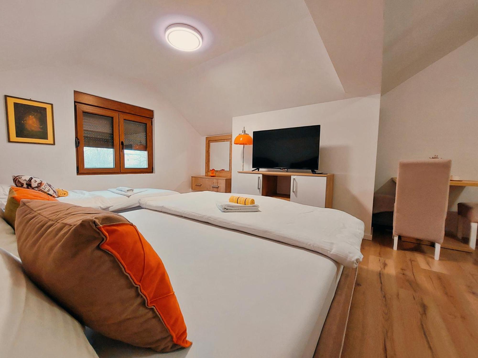 Buba Palace Nikšić Kültér fotó