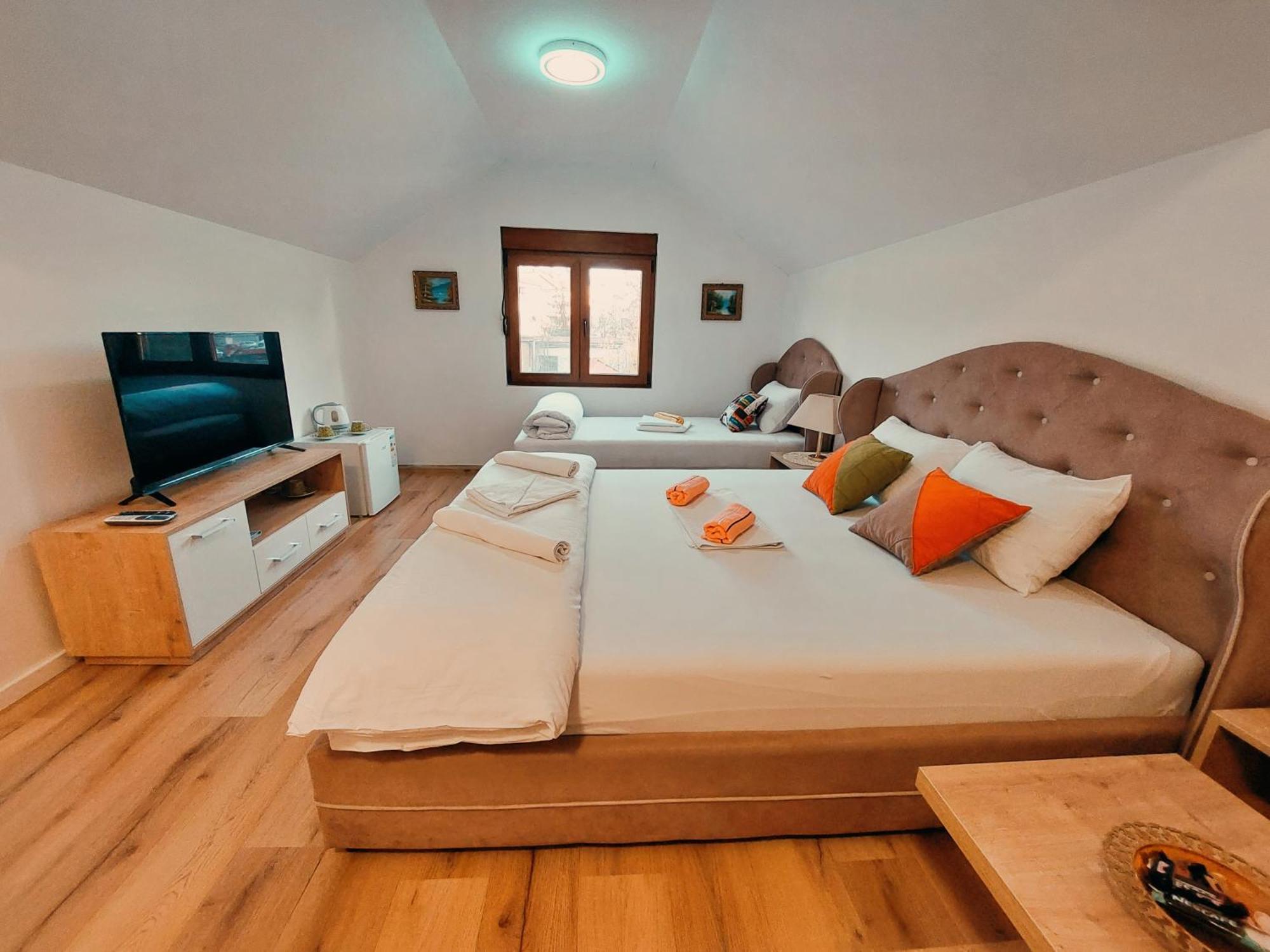 Buba Palace Nikšić Kültér fotó